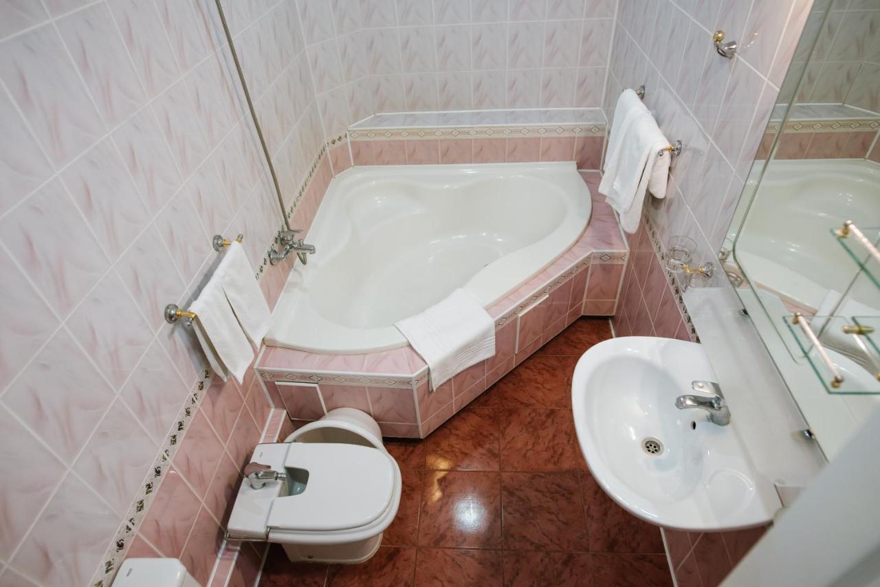 Arkada Sanatorium Otel Truskavets Dış mekan fotoğraf